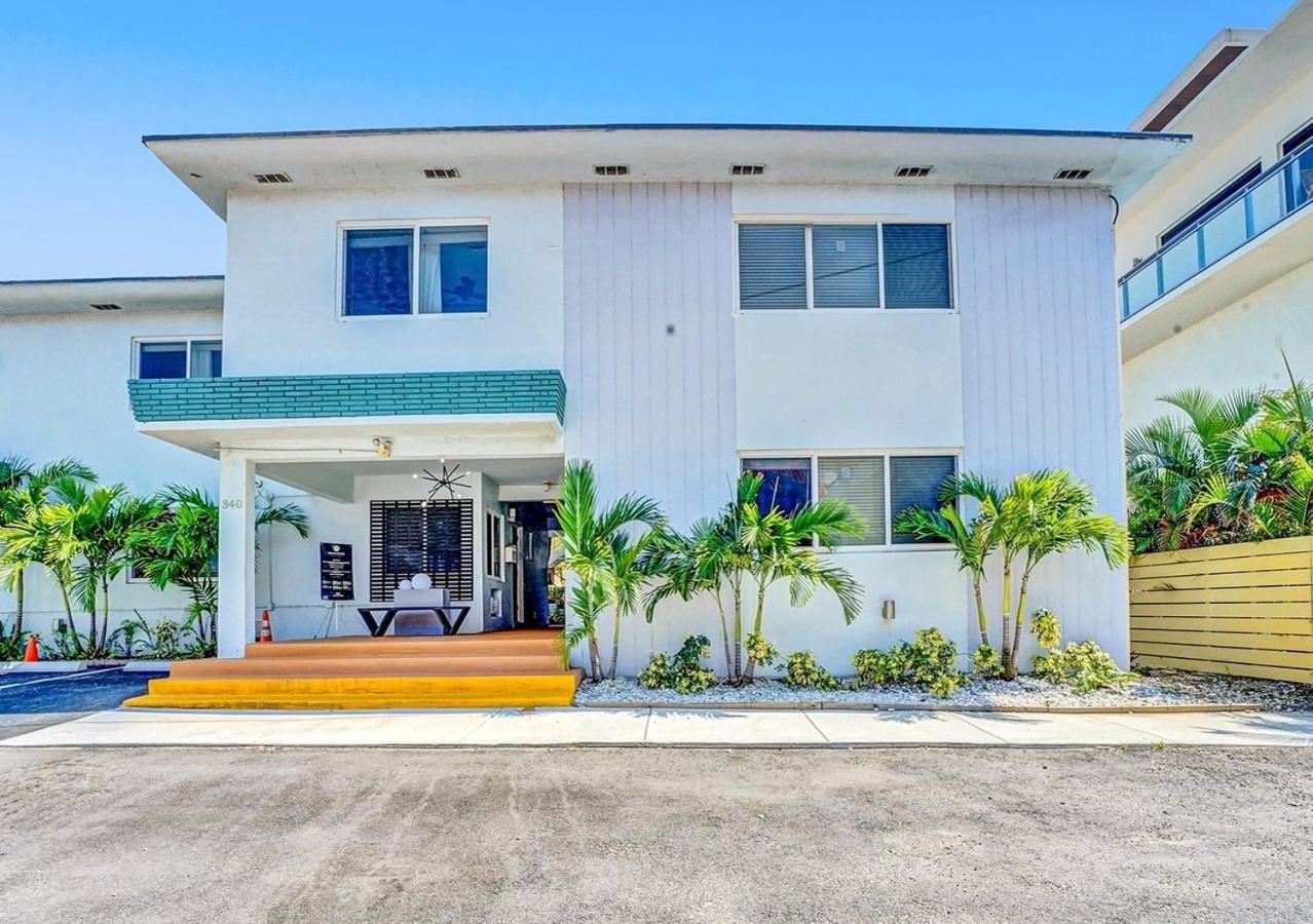 Walk To Dania Beach Christmas Getaway Pool Екстериор снимка